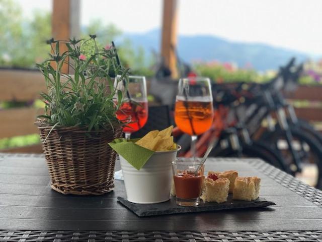 Hotel Alla Rocca Varena Eksteriør bilde