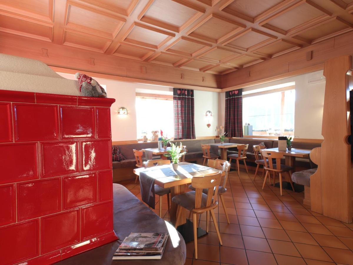 Hotel Alla Rocca Varena Eksteriør bilde
