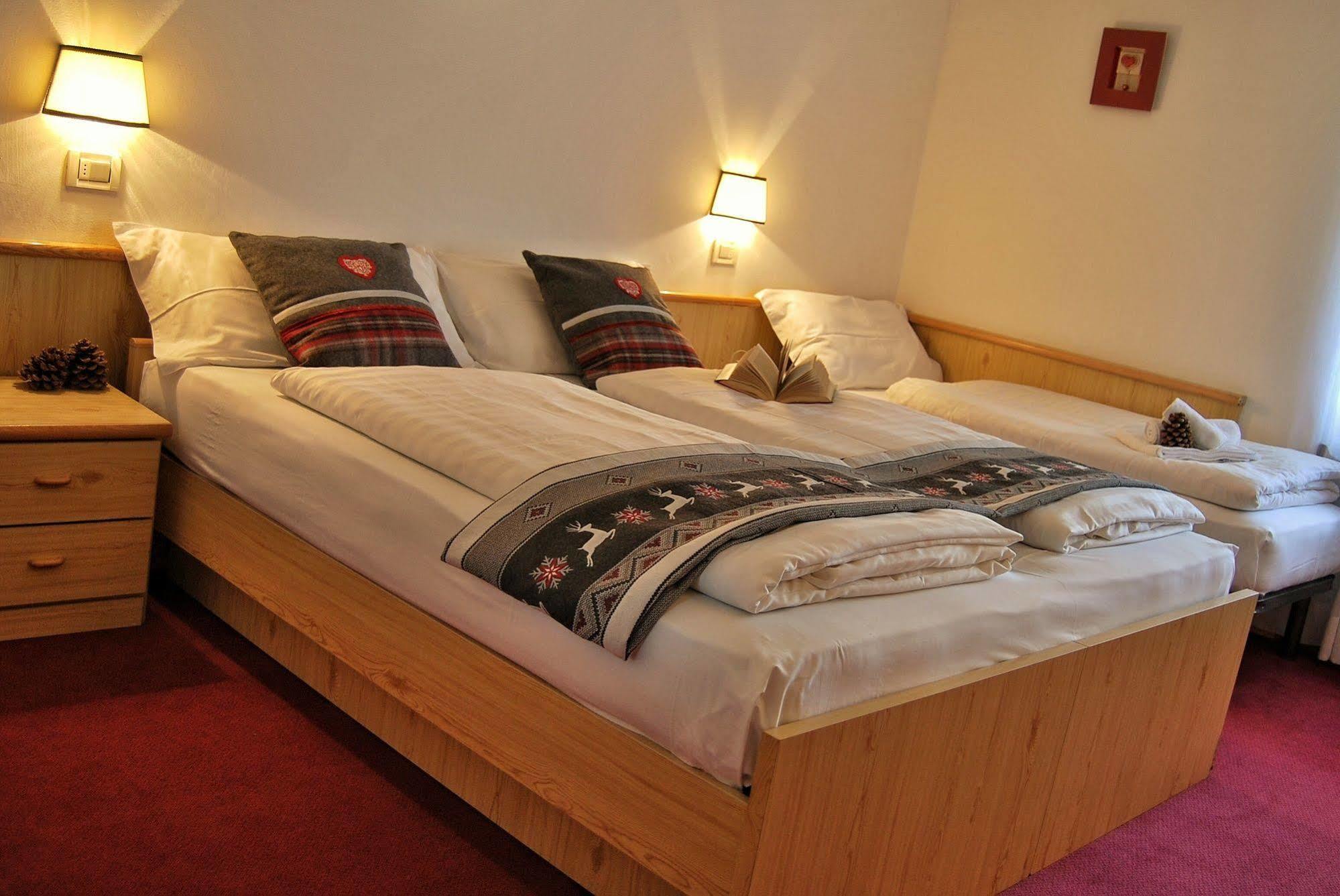 Hotel Alla Rocca Varena Eksteriør bilde